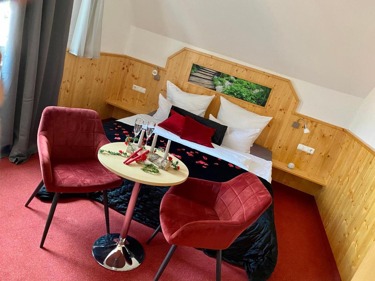 Hotel Wilder Mann Feuchtwangen Luaran gambar
